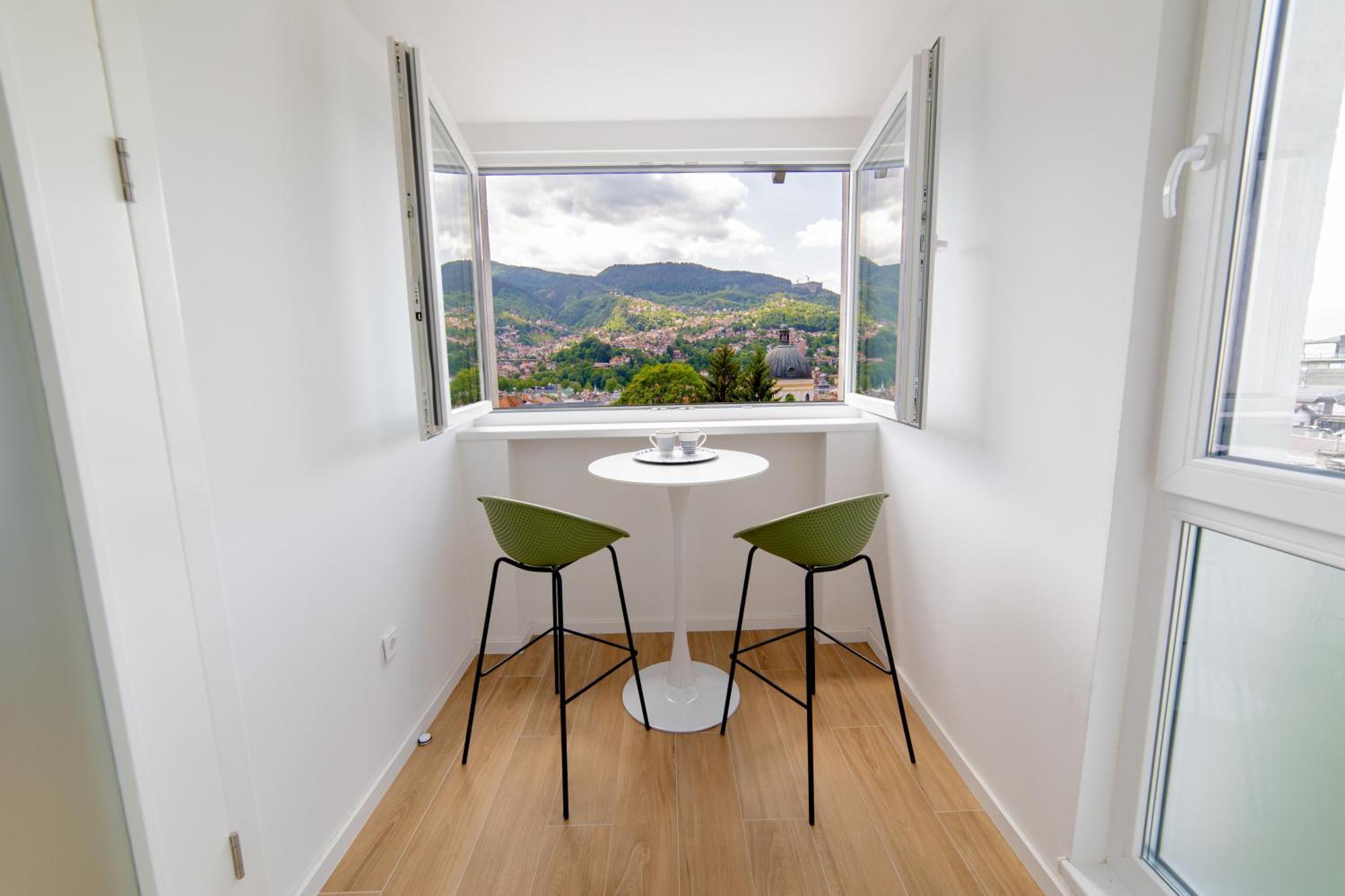 Old Town Heaven 3-Bedroom Apartment With Balcony Sarajevo Ngoại thất bức ảnh